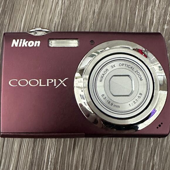 Nikon Coolpix S220 TESTED WORKS 10MP Digital Camera in Plum W/ Original Package - Picture 2 of 14